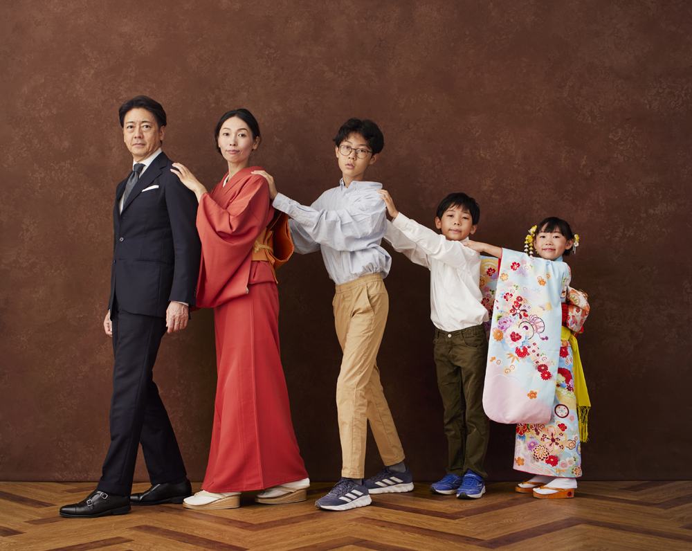 伊東FAMILY5人横並び