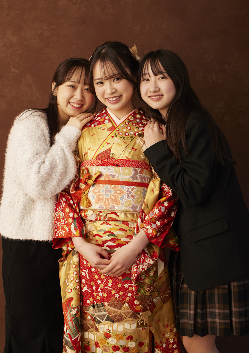 伊部成人式３姉妹